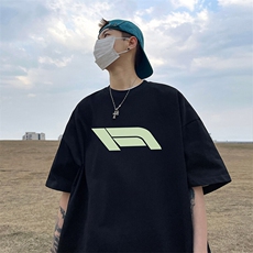 黑色