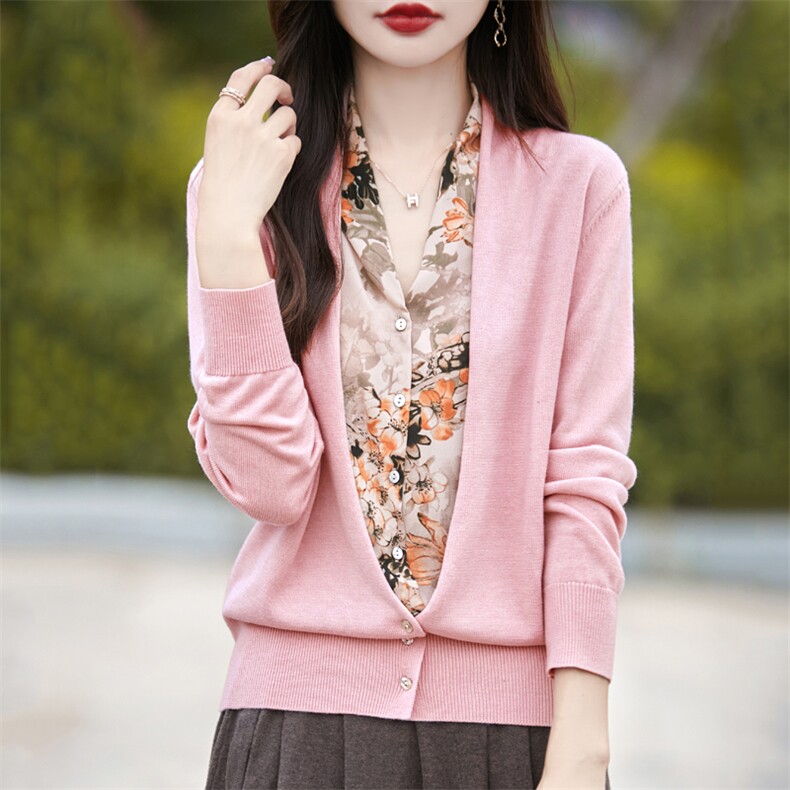 秋季V领水墨画拼接假两件时尚羊毛开衫女长袖宽松洋气针织上衣薄，女装羊毛衫，暖烁羊绒