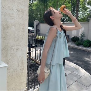 甜美温柔氛围感穿搭套装长裙女夏新款吊带衫海边度假半身裙两件套图片