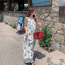 复古碎花度假风吊带连衣裙女2025夏季新款法式桔梗茶歇显瘦长裙子，女装连衣裙，浙宝301