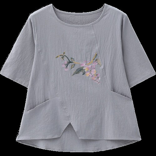 2024年夏季文艺清晰圆领纯色绣花时尚简约短袖舒适版型通勤常规，女装衬衫，风姿绰