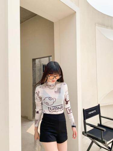 涂鸦打底衫时髦洋气，女装，Queena PHoebe