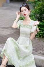 设计感连衣裙女夏2025新款高端精致法式方领气质名媛别致绝美裙子，女装连衣裙，采品优优