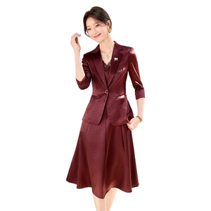 2026春装新款高品质气质中袖西装外套+V领连衣裙两件套女图片