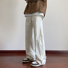 米白色