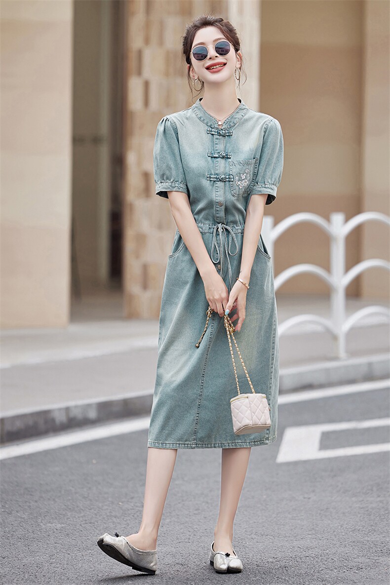 新中式牛仔连衣裙女2026夏季新款复古刺绣盘扣收腰显瘦工装裙,女装连衣裙,印象茜