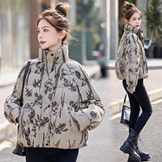 短款羽绒服女2025冬季新款小个子超好看新中式复古印花立领面包服，女装羽绒服，半夏