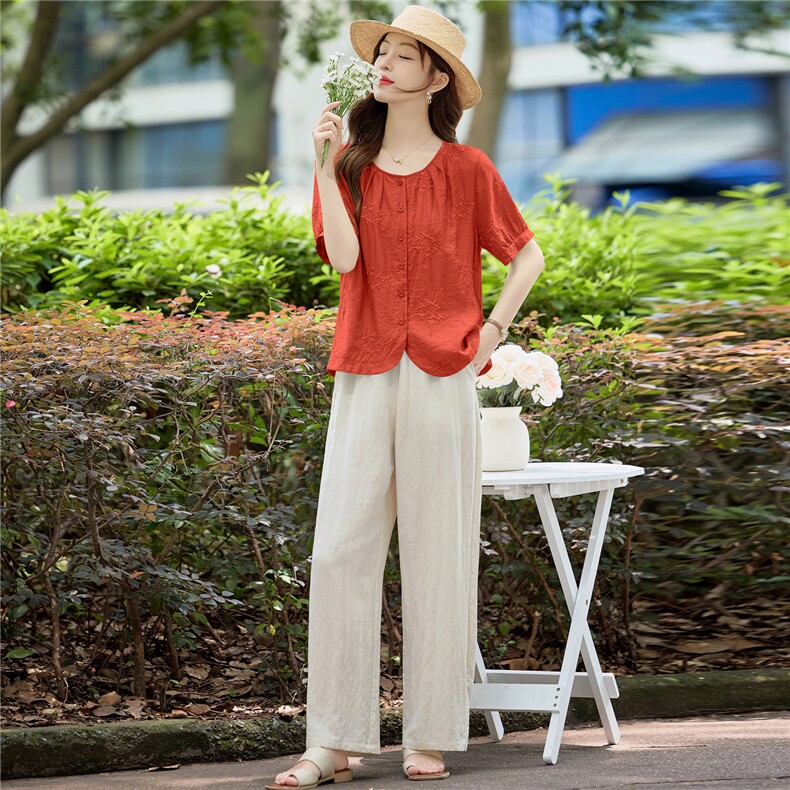 现货。套装短袖洋气2026夏季新款宽松显瘦遮肉刺绣小衫上衣,女装套装/套裙,依万里