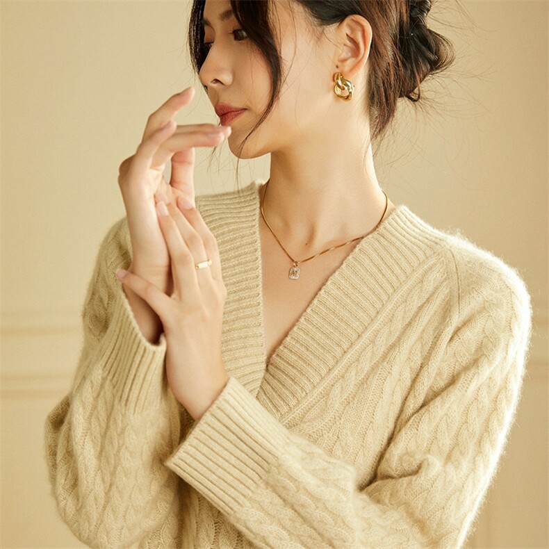 V领麻花款插肩羊绒衫女秋冬宽松显瘦长袖白色针织，女装羊绒衫，绒美人羊绒