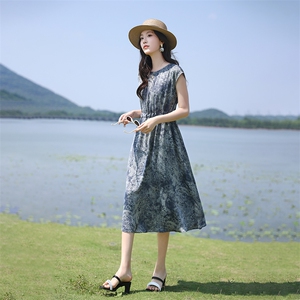 高端无袖碎花天丝雪纺连衣裙女2025夏季新款宽松显瘦印花度假裙子图片