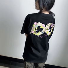 黑色