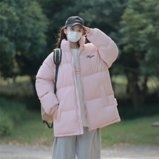 粉红色