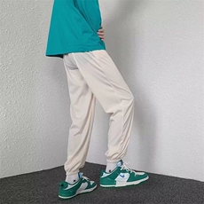 卡其色