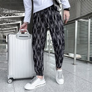 秋冬季新款丝绒压皱花裤子青少年网红同款休闲裤潮流韩版宽松长裤，男装休闲裤，电商A327
