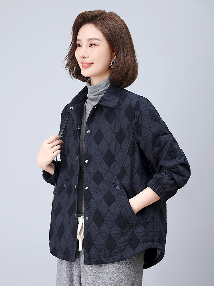 2025年秋季新款时尚休闲翻领短款小外套女,女装短外套,雪樱依海