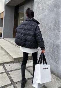 亮片羽绒服图片