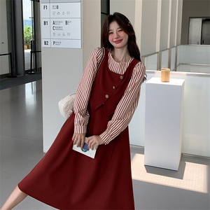 法式气质条纹衬衫拼接红色假两件连衣裙女2025春秋季新款收腰显瘦图片