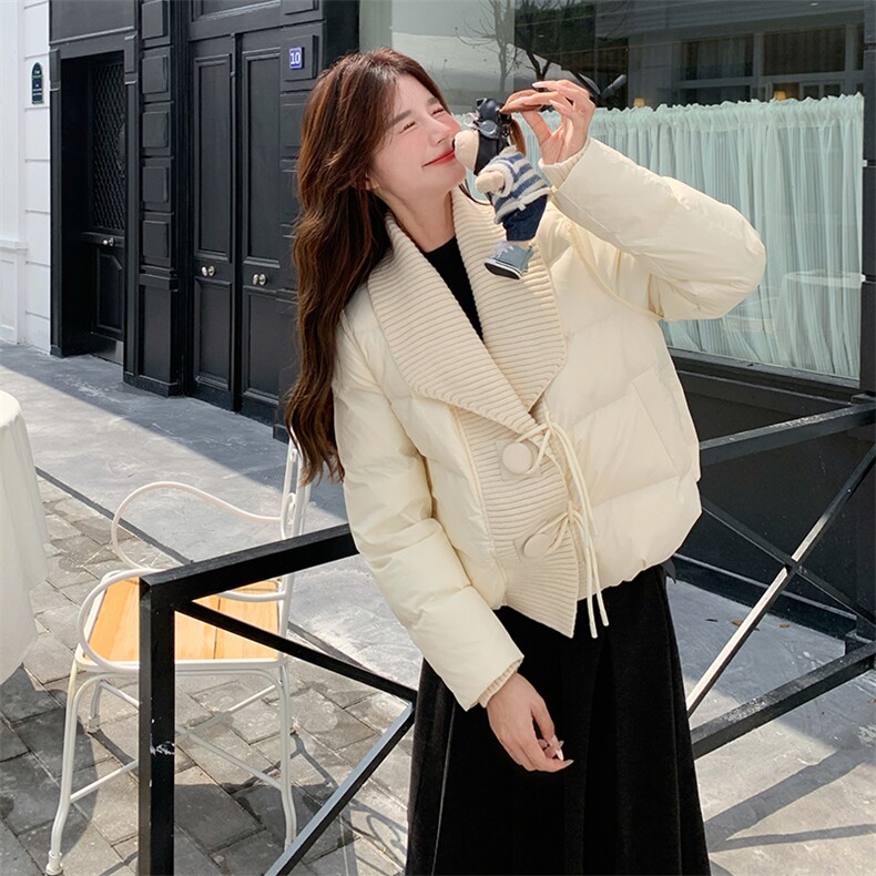 白色针织翻领羽绒服女2024冬季新款设计感温柔气质短款白鸭绒外套图片