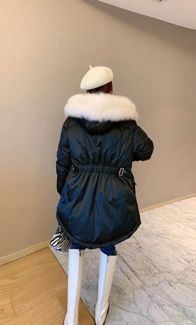 【现货】大毛领时尚显瘦羽绒服，女装羽绒服，名怡