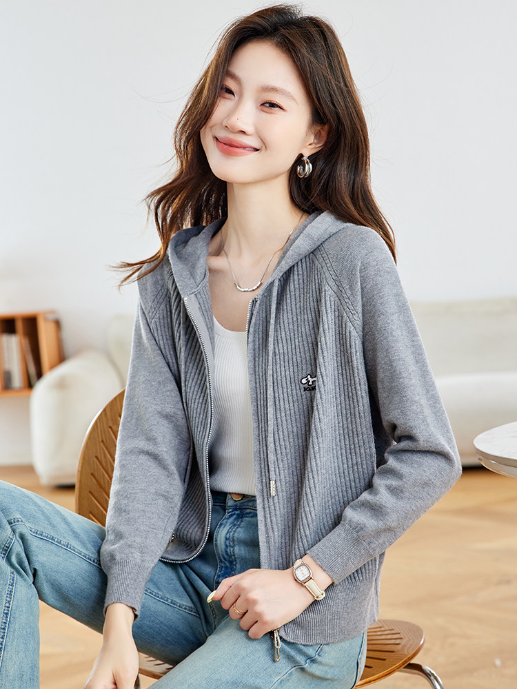 2025连帽针织开衫毛衣外套女秋冬新款圣诞节新年红色宽松外搭拉链,商品下架区,韩然一族