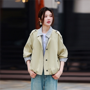 时尚条纹拼接假两件短外套女春季新款设计感减龄夹克风衣上衣图片