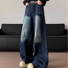 深蓝色