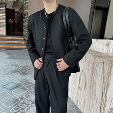 黑色