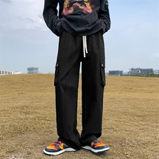 黑色