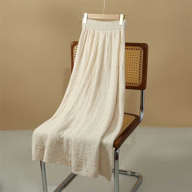 2025年秋季新款电脑刻花大摆裙女士百搭时尚通勤，女装半身裙，江杉羊绒