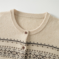 2025百搭时尚复古提花钉扣开衫百搭羊绒衫，女装羊绒衫，绒知纯羊绒