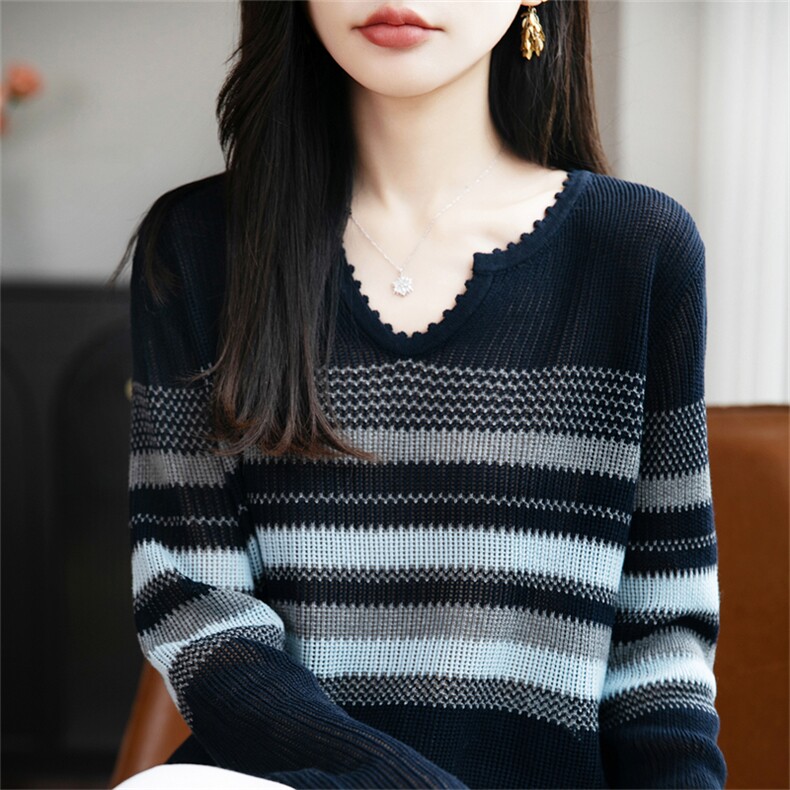 2025年秋季新款百搭女士粗线条纹撞色V领套头衫,女装羊毛衫,郡淞羊绒