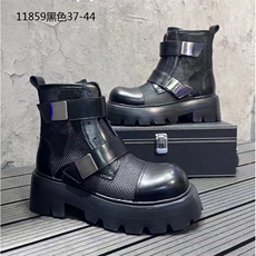 黑色