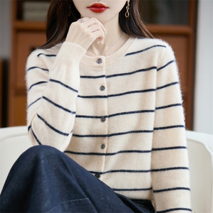 100%纯羊毛衫女圆领细条纹开衫宽松外穿打底衫秋冬撞色系扣毛衣图片