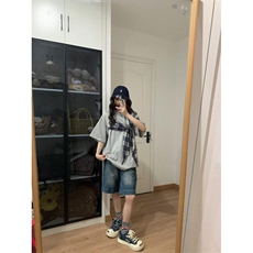 灰色