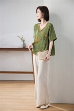 现货2023小众设计复古盘扣设计文艺刺绣休闲套装，女装套装/套裙，深水步