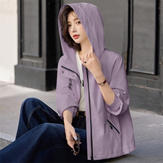 现货。短款夹克短外套女春秋款气质时尚设计感洋气宽松上衣，女装短外套，依万里