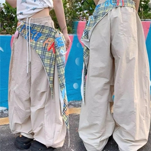 复古辣妹格子屁帘拼接设计感阔腿裤女夏宽松褶皱工装伞兵裤图片