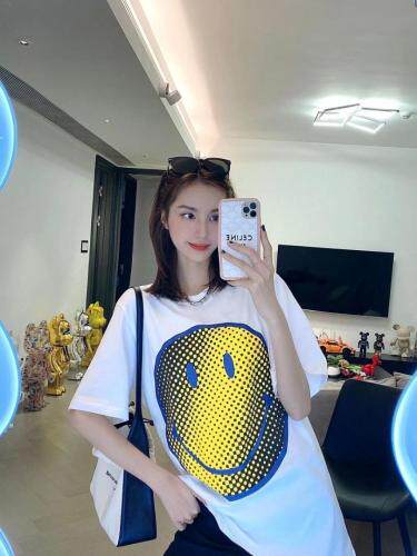 潮牌大板笑脸T～黑，白，紫～均码，女装，LOVELS