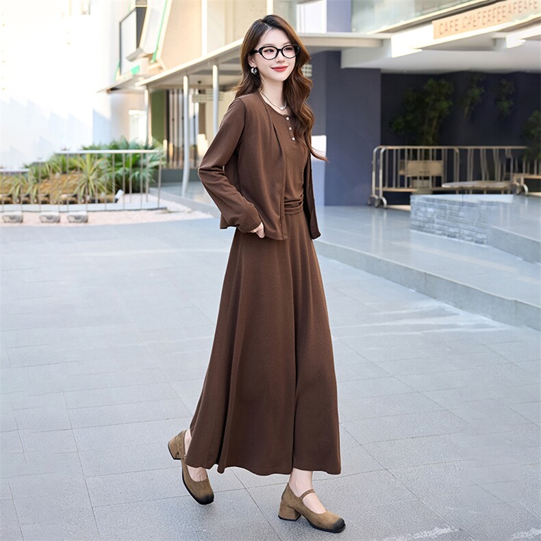 美拉德穿搭套装裙女2024秋新款休闲洋气开衫外套T恤半身裙三件套,女装套装/套裙,依如秀(原杭风阁)