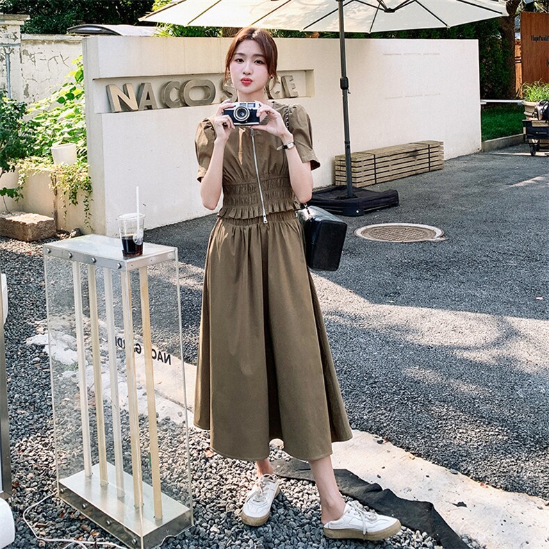卡其色设计感压褶上衣半身裙两件套女2023夏季新款小个子炸街套装,女装套装/套裙,2C159