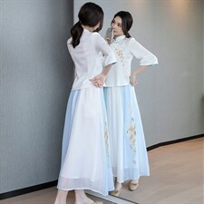 蓝色