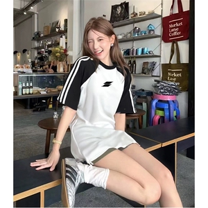 抖音得物品质二开240克宽松纯棉美式潮牌插肩三杠织带短袖T恤图片