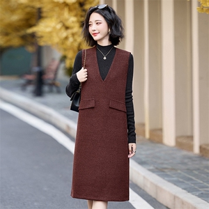 时尚连衣裙套装女秋冬2026新款气质休闲半高领打底衫背心裙两件套图片