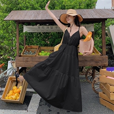 法式温柔白月光连衣裙女2025夏季新款收腰独特漂亮V领气质吊带裙，女装连衣裙，浙宝305