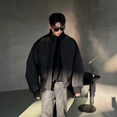 黑色