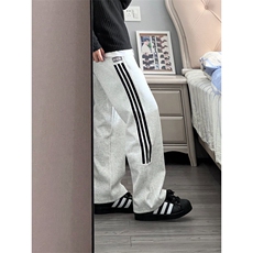 灰色