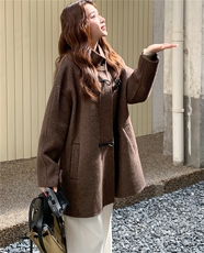 美拉德立领中长款牛角扣呢子大衣女秋冬毛呢外套，女装毛呢外套，2B109