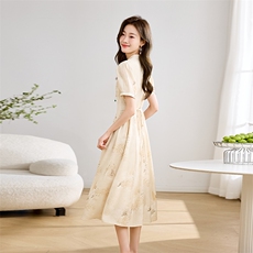 新中式风改良旗袍连衣裙女2025夏季新款收腰显瘦复古印花长裙子，女装连衣裙，微微衣阁