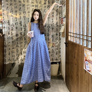蓝色格子无袖连衣裙女2025夏季新款韩系氛围感宽松显瘦超好看长裙图片