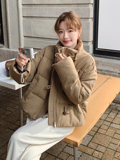 超好看黄色短款牛角扣立领羽绒服女冬2024新款学院风90白鸭绒外套，女装羽绒服，浙宝285（原212）